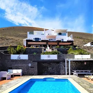 https://villa-oasis-la-asomada.puertodelcarmen-hotels.org